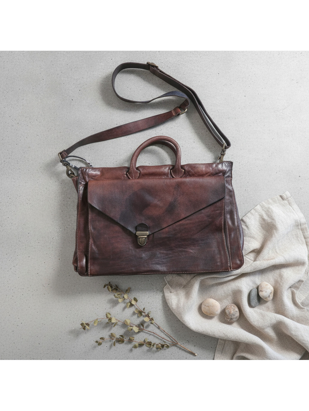 VINTAGE CAMPOMAGGI Moro Brown Distressed Leather Messenger